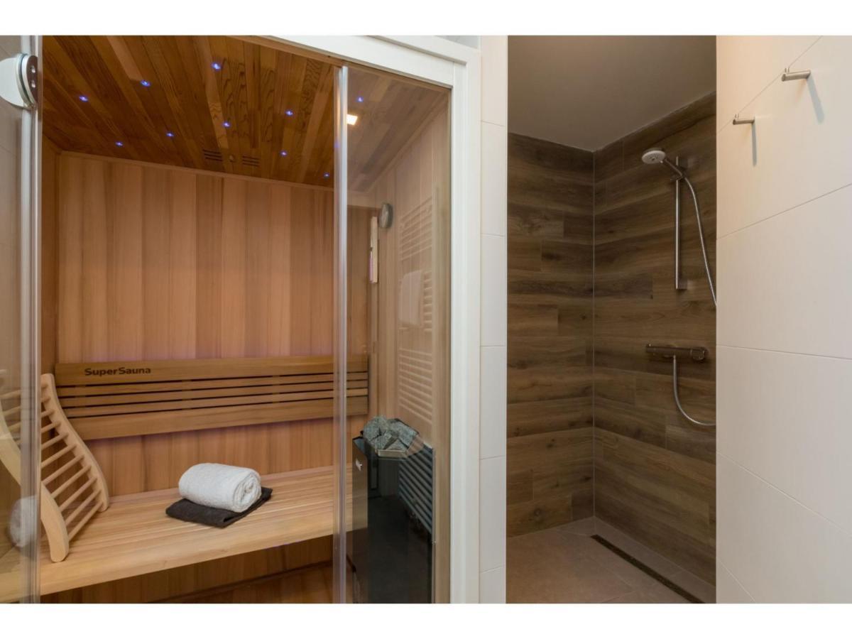 Beautiful Holiday Home With Sauna In A Quiet Wooded Area In Oostkapelle Exterior foto