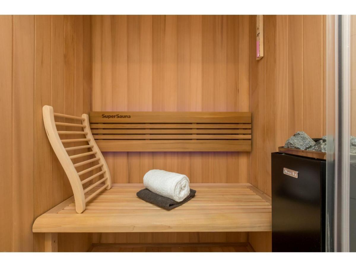 Beautiful Holiday Home With Sauna In A Quiet Wooded Area In Oostkapelle Exterior foto